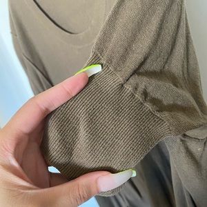 BCBG OVERSIZED OLIVE SWEATER